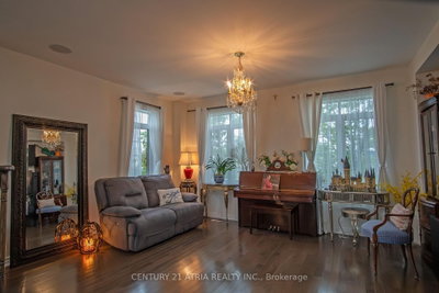 10951 Woodbine Avenue • Markham, ON photo 4