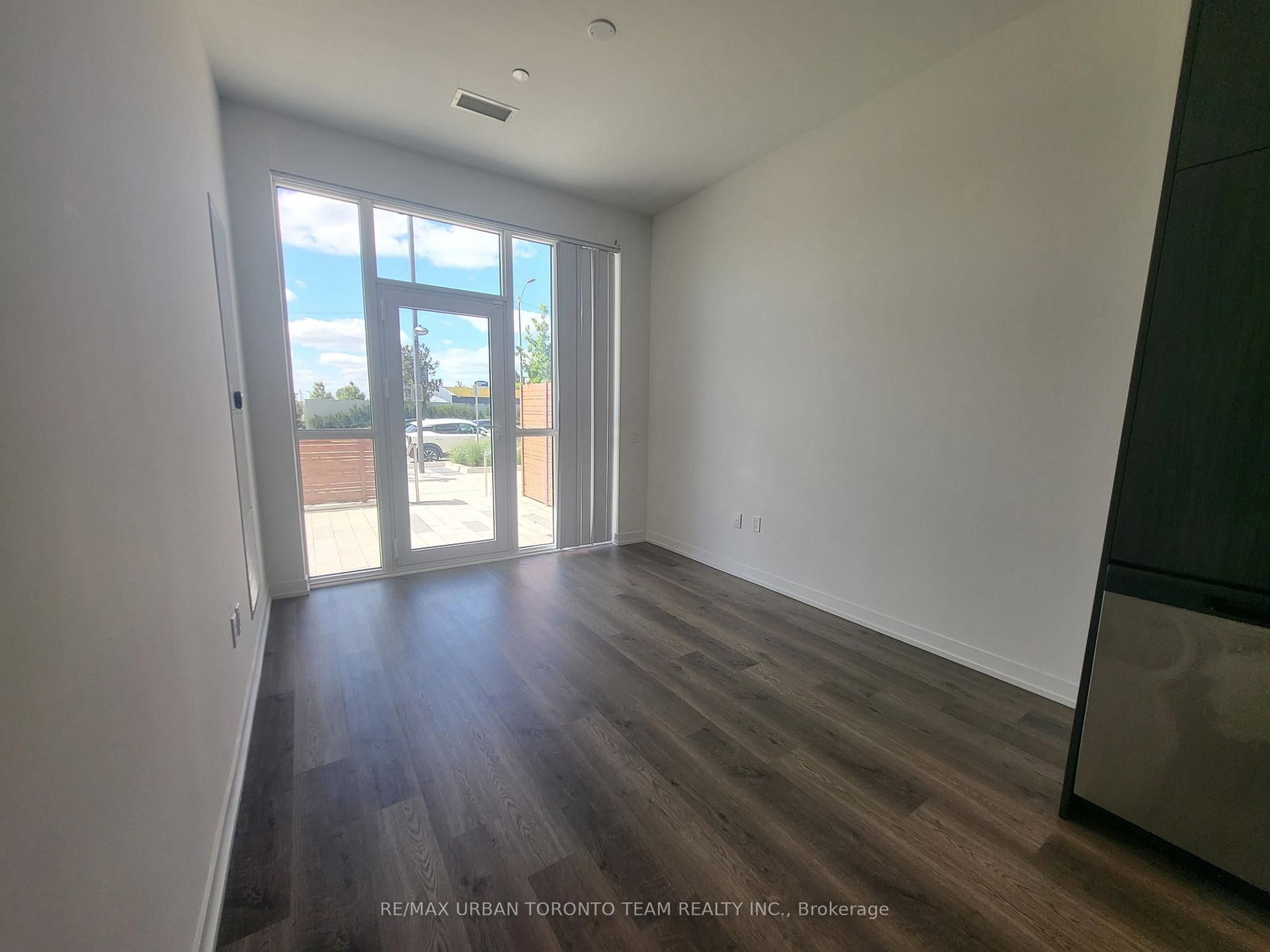 111-195 Commerce St, Vaughan, view 4