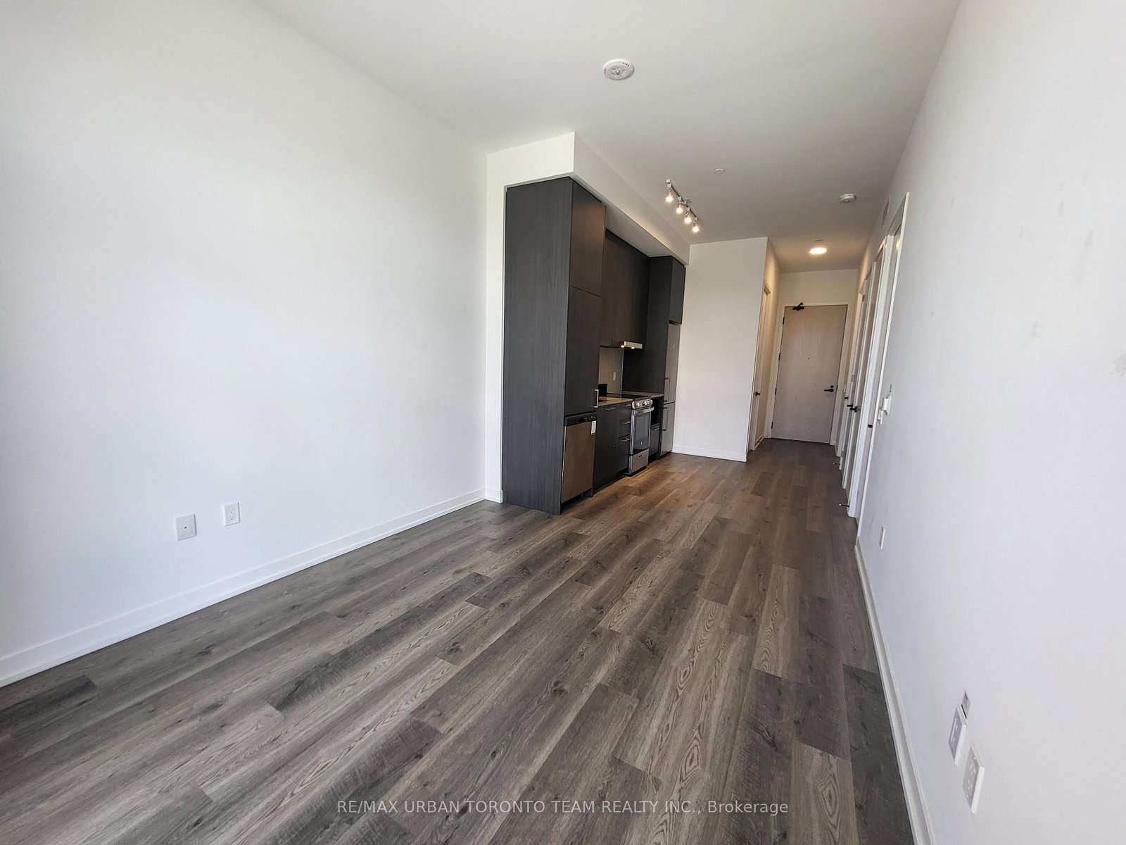 111-195 Commerce St, Vaughan, view 5