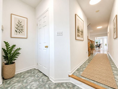 19 Kingly Crest Way • Vaughan, ON photo 9