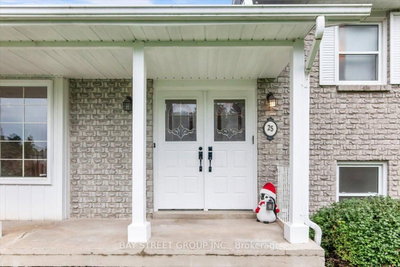 25 Marjorie Drive • Whitchurch-Stouffville, ON photo 4