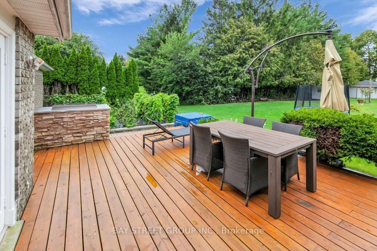 25 Marjorie Drive • Whitchurch-Stouffville, ON photo 45