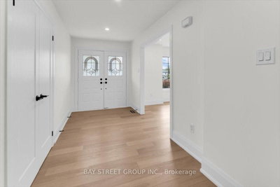 25 Marjorie Drive • Whitchurch-Stouffville, ON photo 7