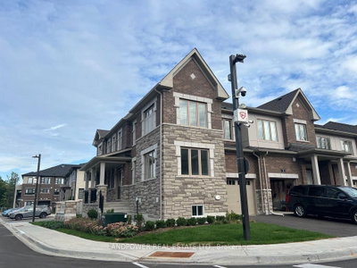 157 Anna Russell Way • Markham, ON photo 3