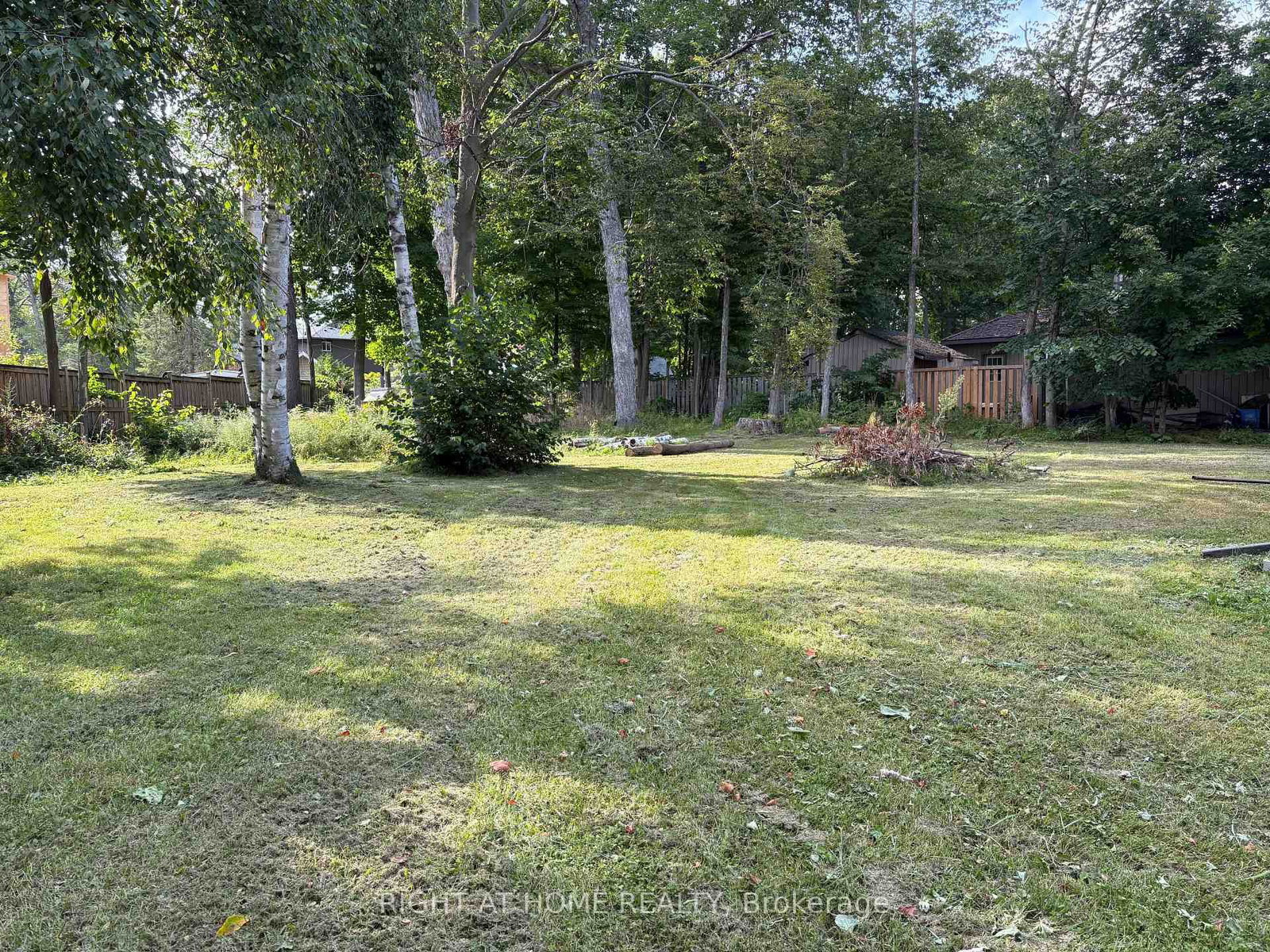 2012 Inglewood Drive • Innisfil, ON photo 15