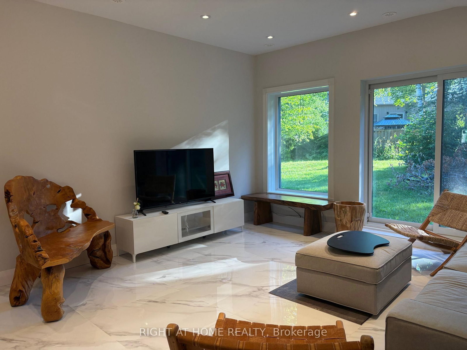 2012 Inglewood Drive • Innisfil, ON photo 8