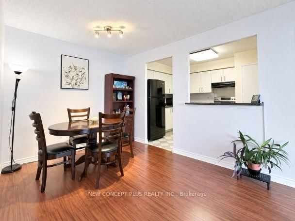 91 Townsgate Drive • #506 • Vaughan, ON photo 4