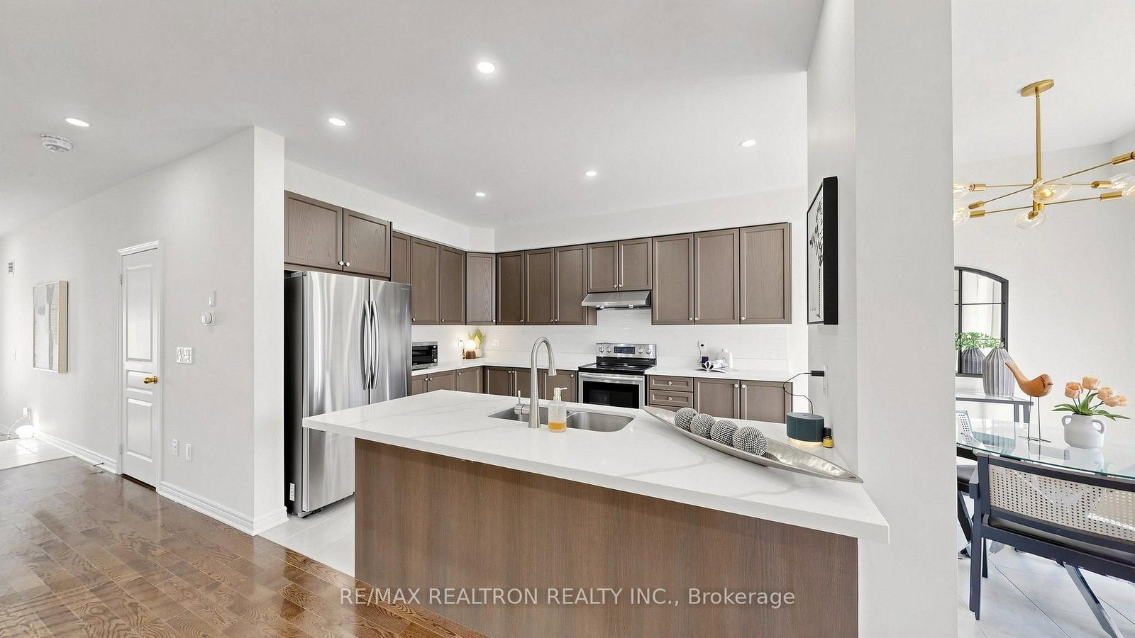 23 Foxberry Road • East Gwillimbury, ON photo 13