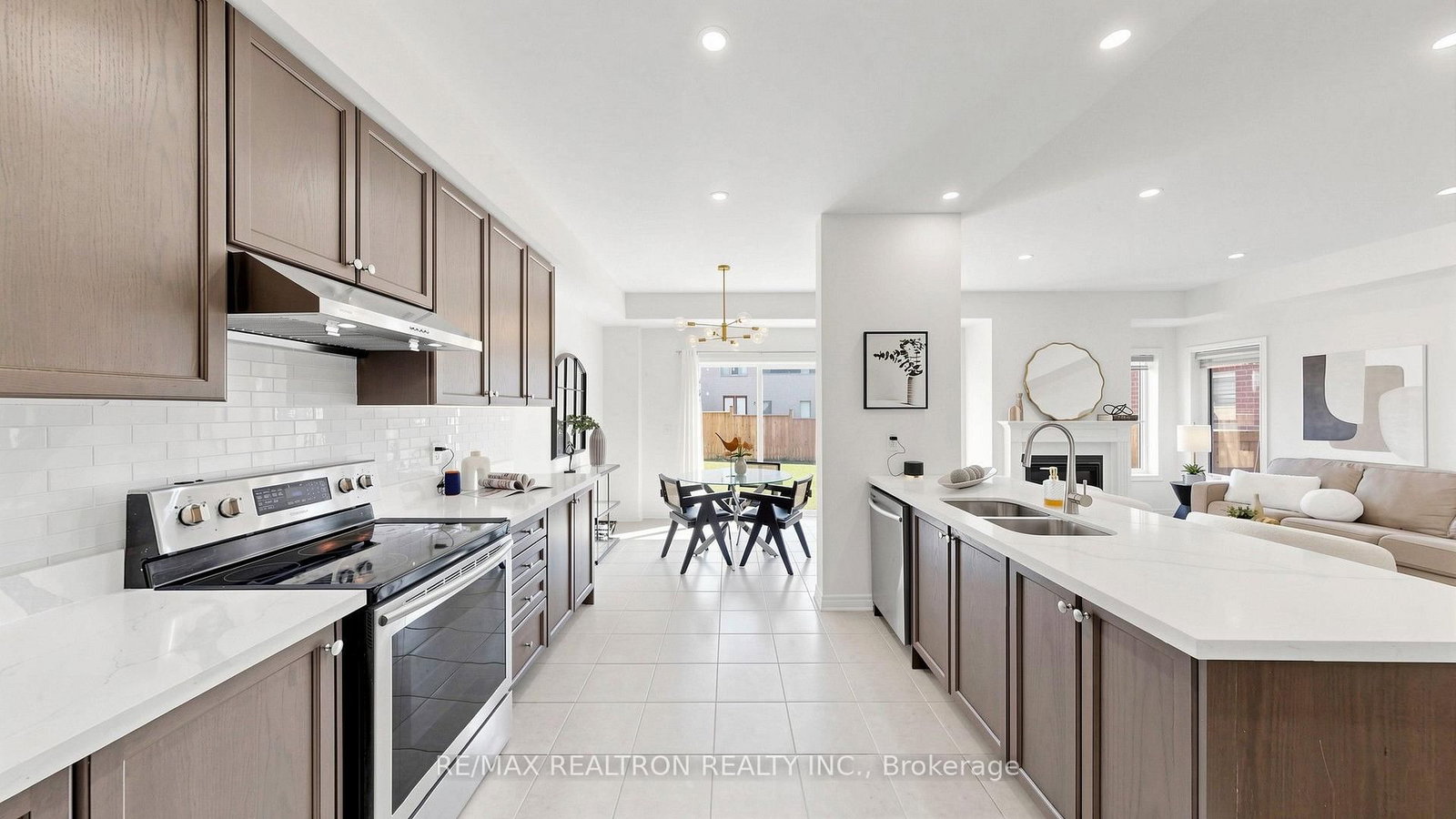23 Foxberry Road • East Gwillimbury, ON photo 19