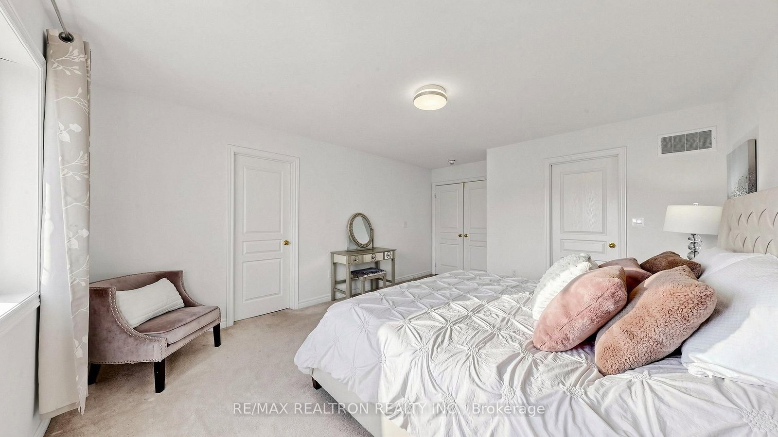 23 Foxberry Road • East Gwillimbury, ON photo 28