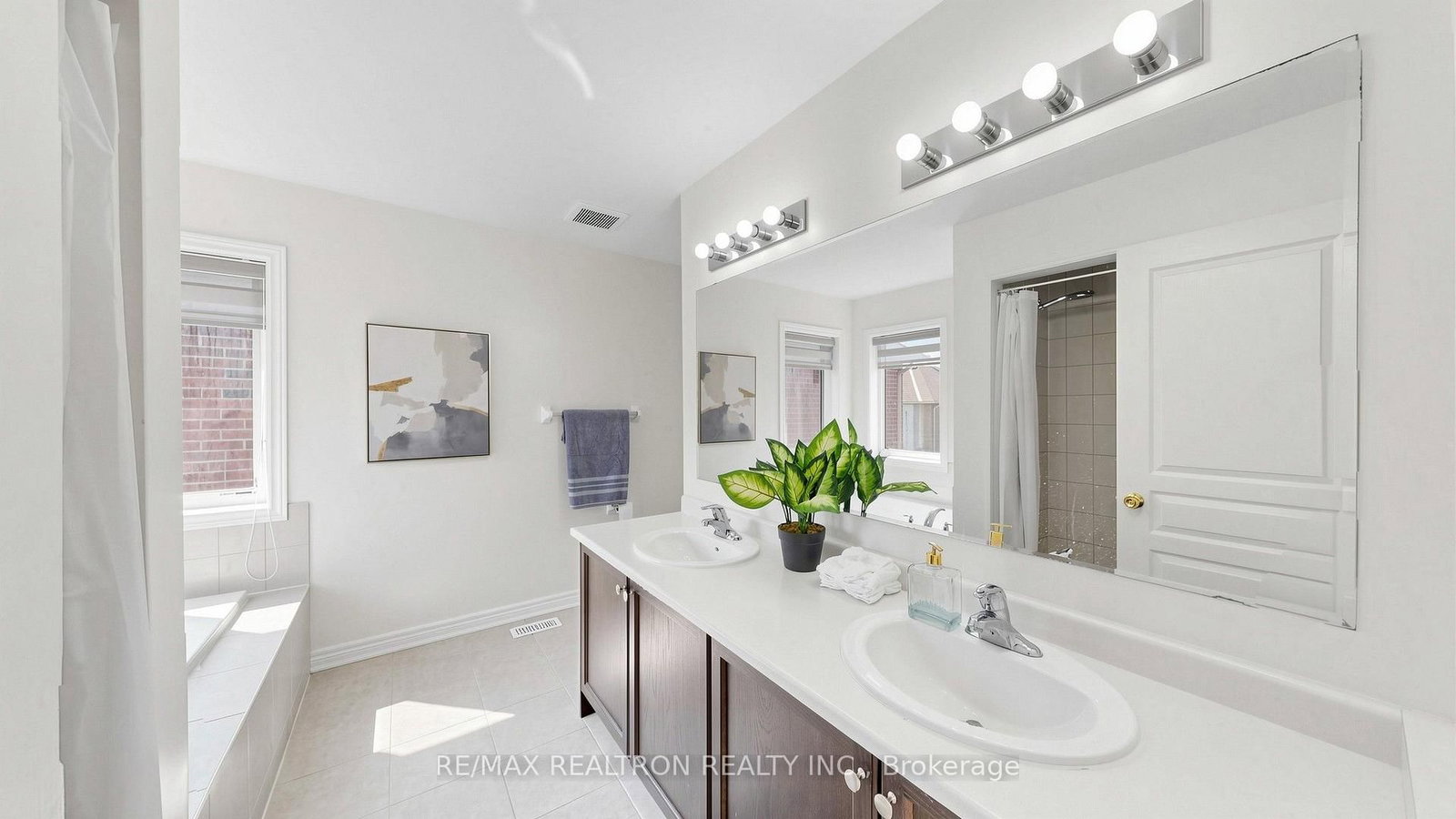 23 Foxberry Road • East Gwillimbury, ON photo 29