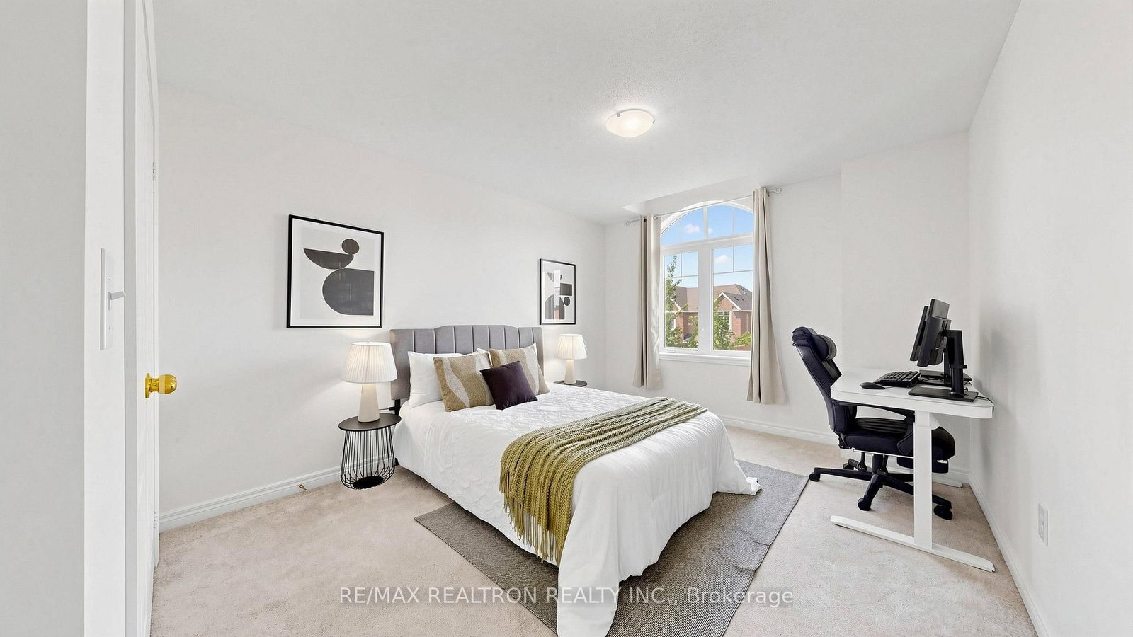 23 Foxberry Road • East Gwillimbury, ON photo 34