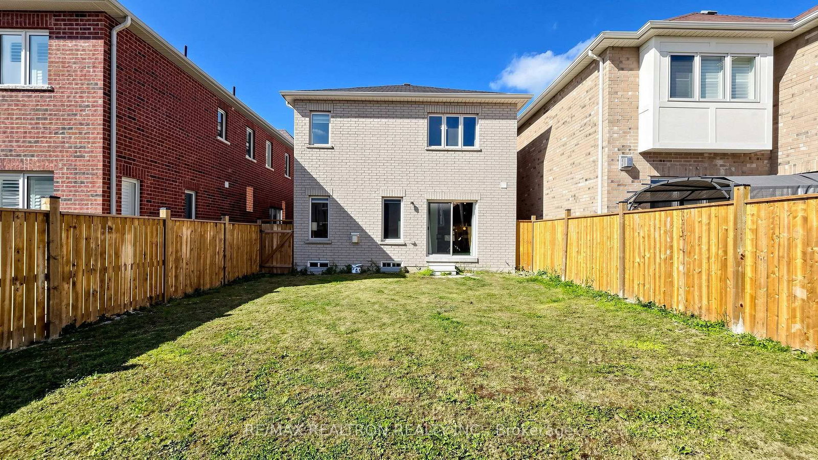 23 Foxberry Road • East Gwillimbury, ON photo 40