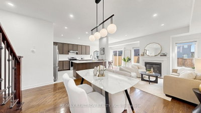 23 Foxberry Road • East Gwillimbury, ON photo 8