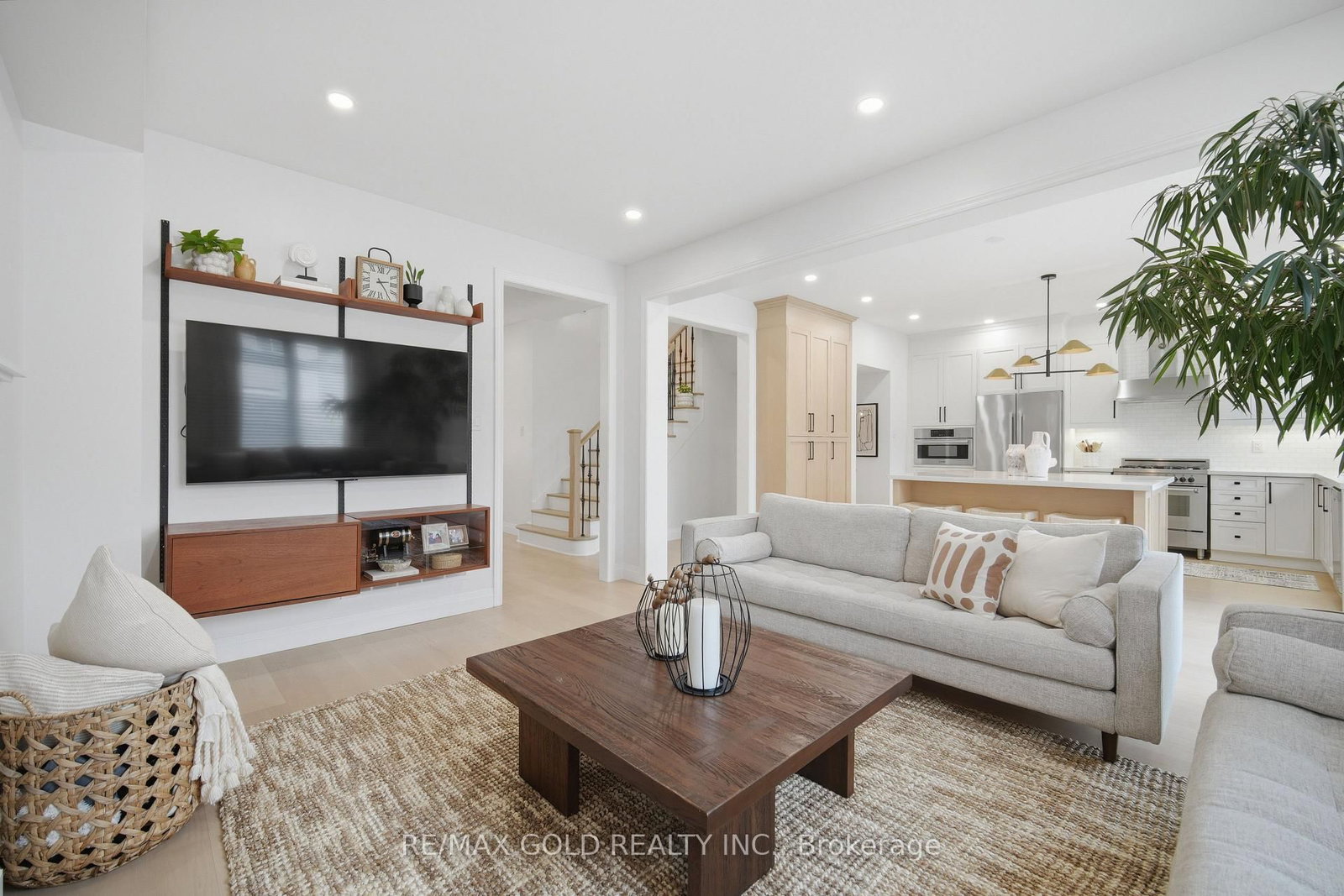 24 Gunning Crescent E • New Tecumseth, ON photo 16