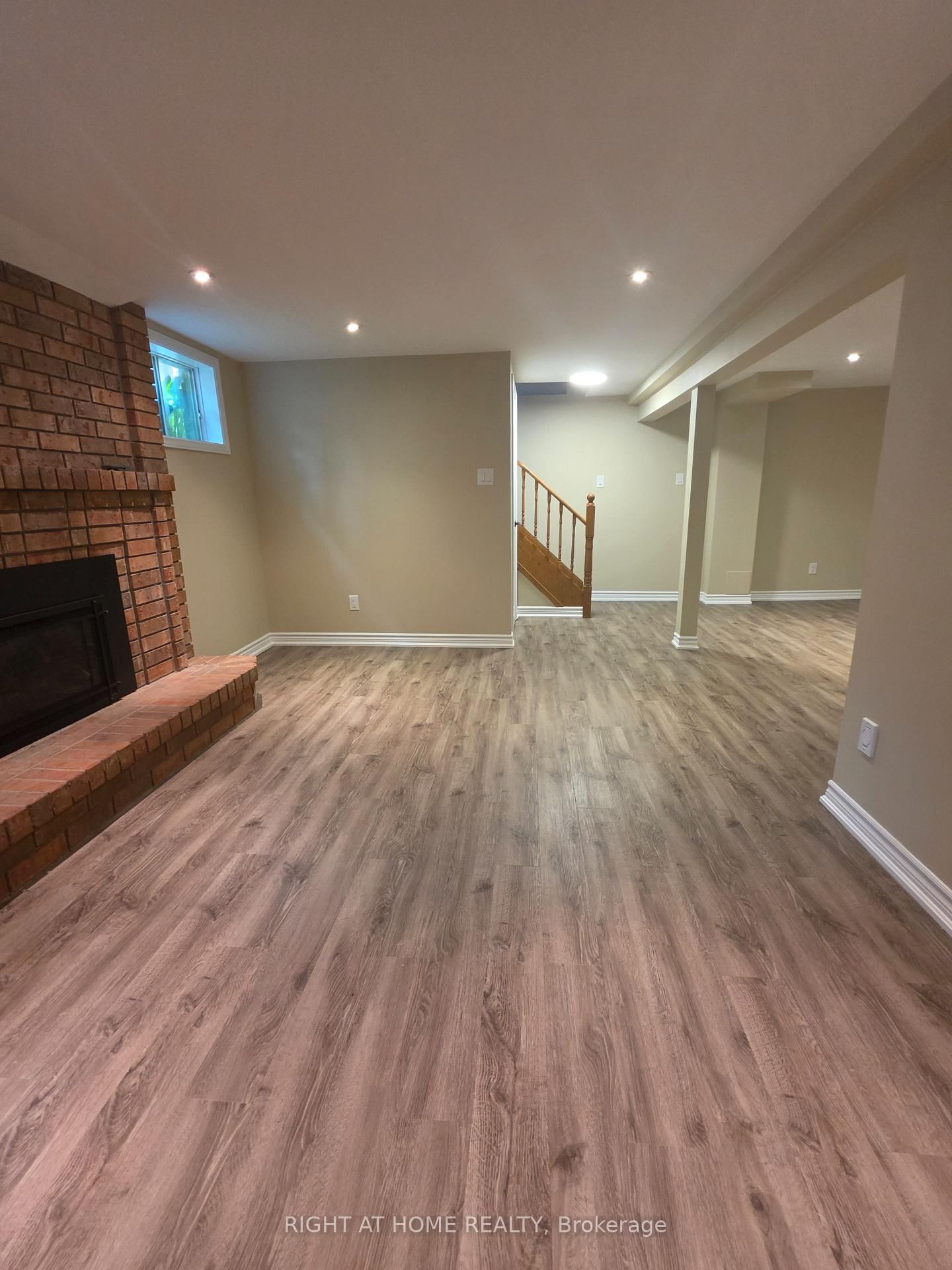 250 Hemlock Dr, Whitchurch-Stouffville, view 3