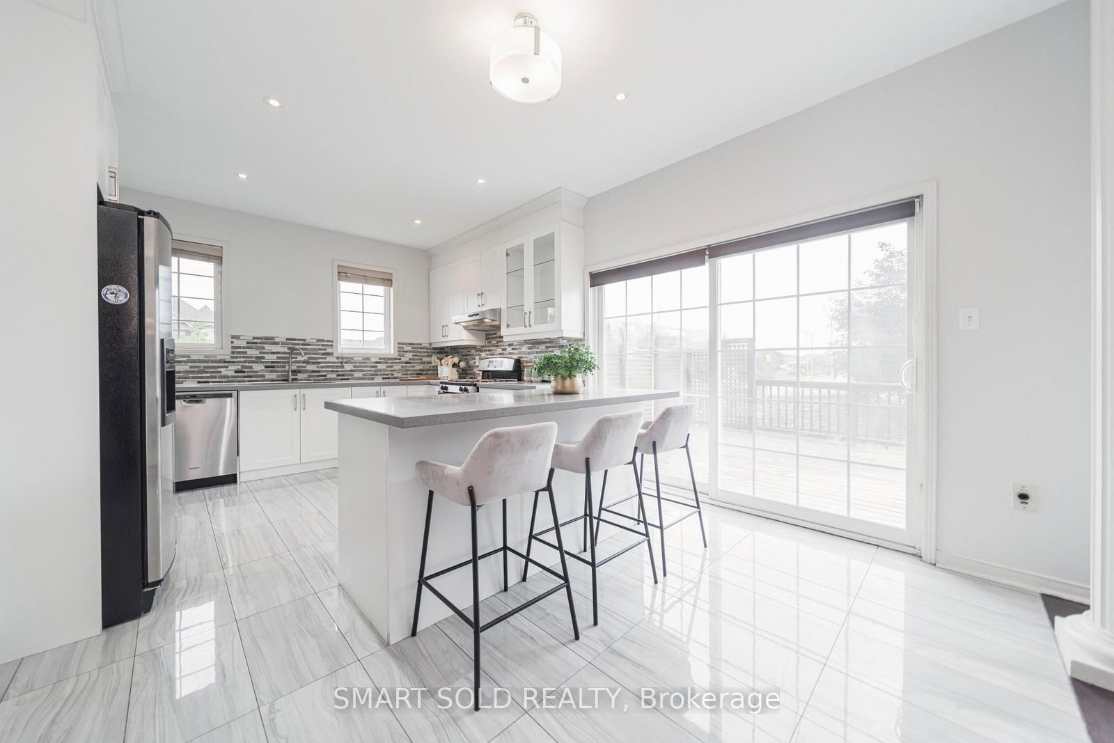 16 Courtney Crescent • Richmond Hill, ON photo 11