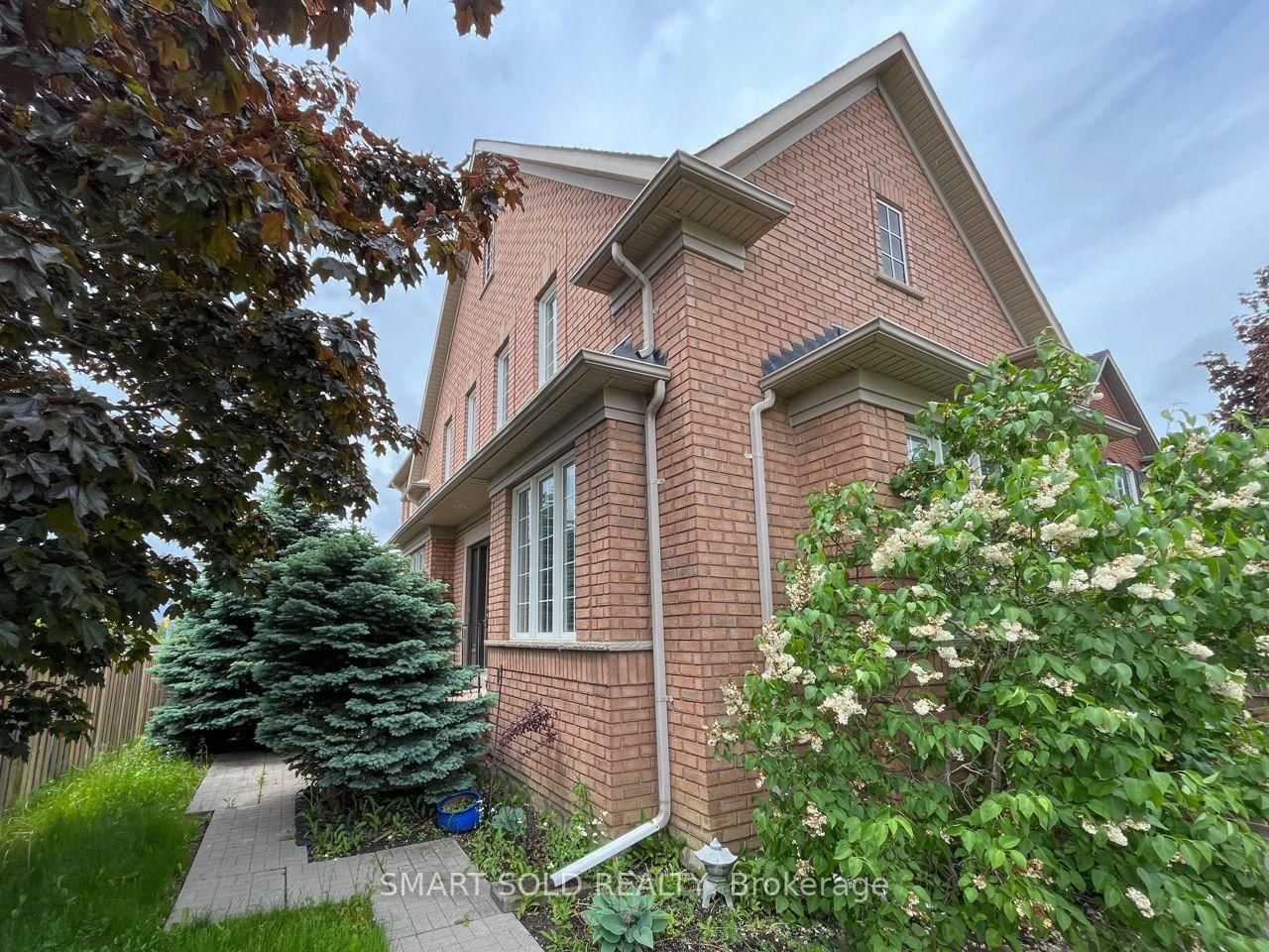 16 Courtney Crescent • Richmond Hill, ON photo 36