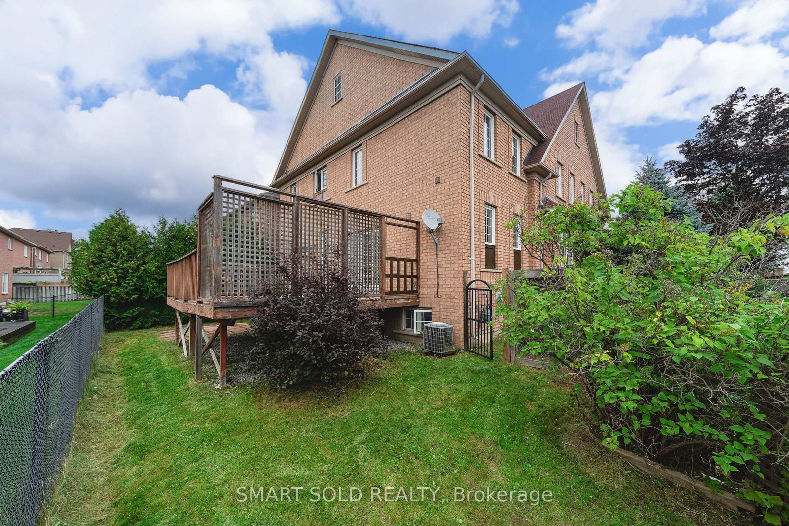 16 Courtney Crescent • Richmond Hill, ON photo 37