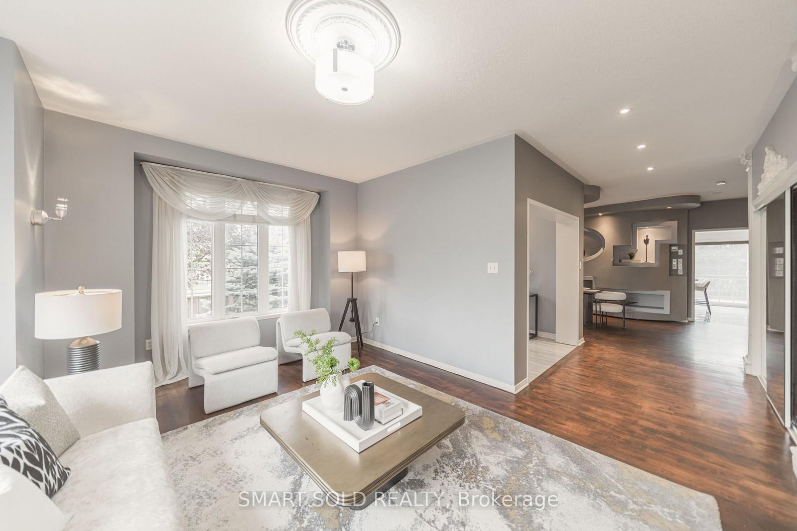 16 Courtney Crescent • Richmond Hill, ON photo 4
