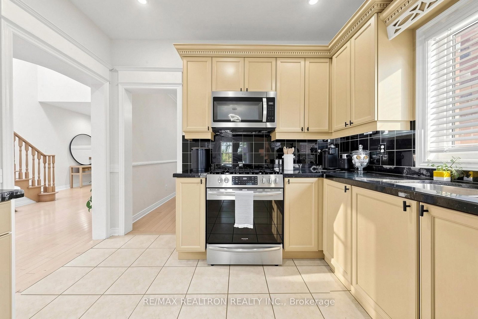 338 Mcbride Crescent • Newmarket, ON photo 19