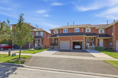 Maple, Vaughan - Photo 1