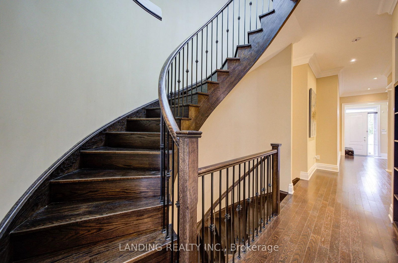 57 Strawbridge Farm Drive • Aurora, ON photo 12
