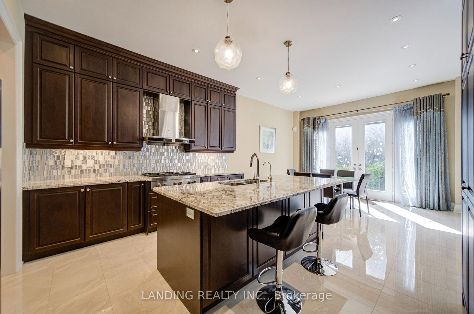 57 Strawbridge Farm Drive • Aurora, ON photo 13