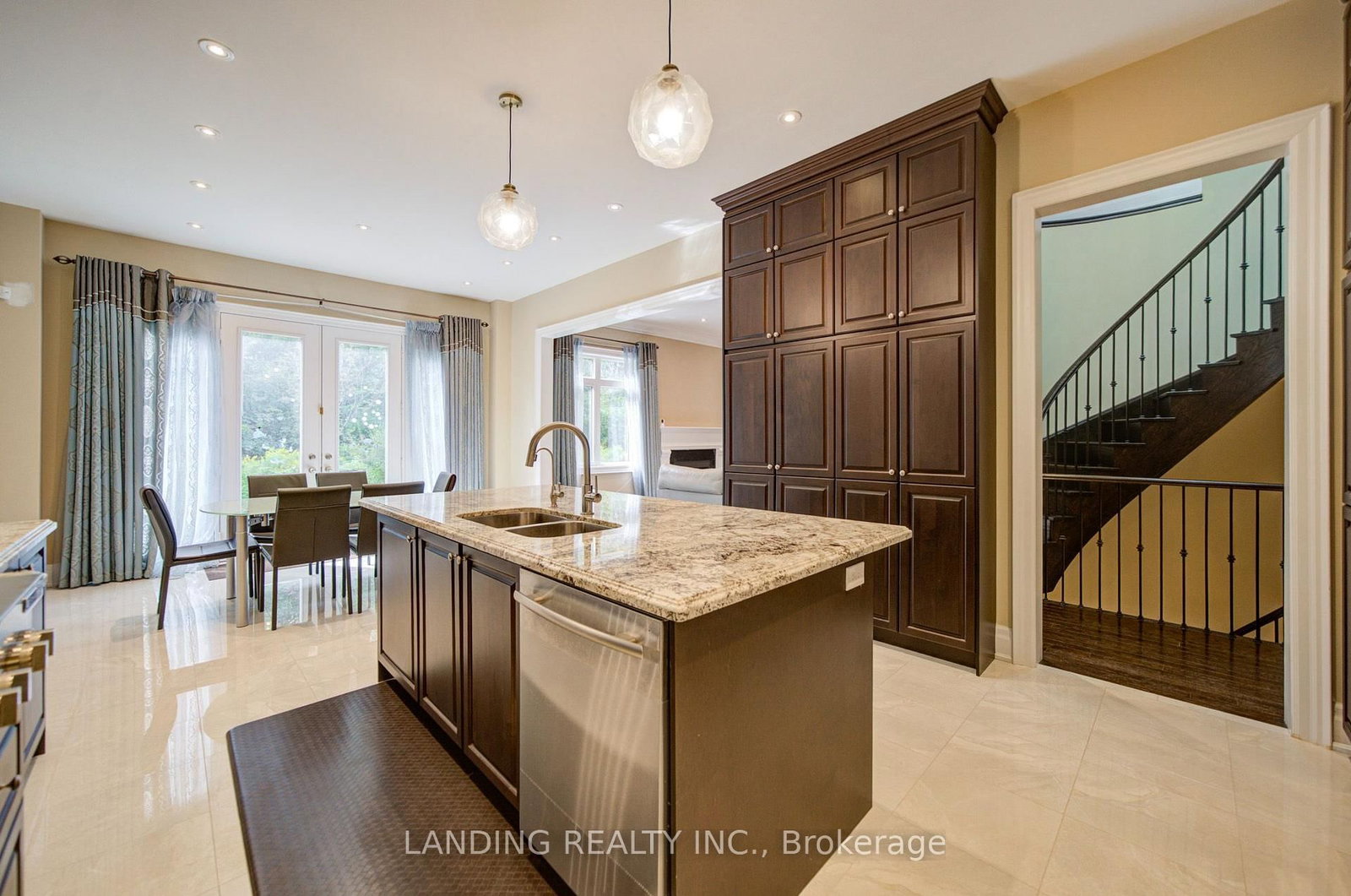 57 Strawbridge Farm Drive • Aurora, ON photo 19