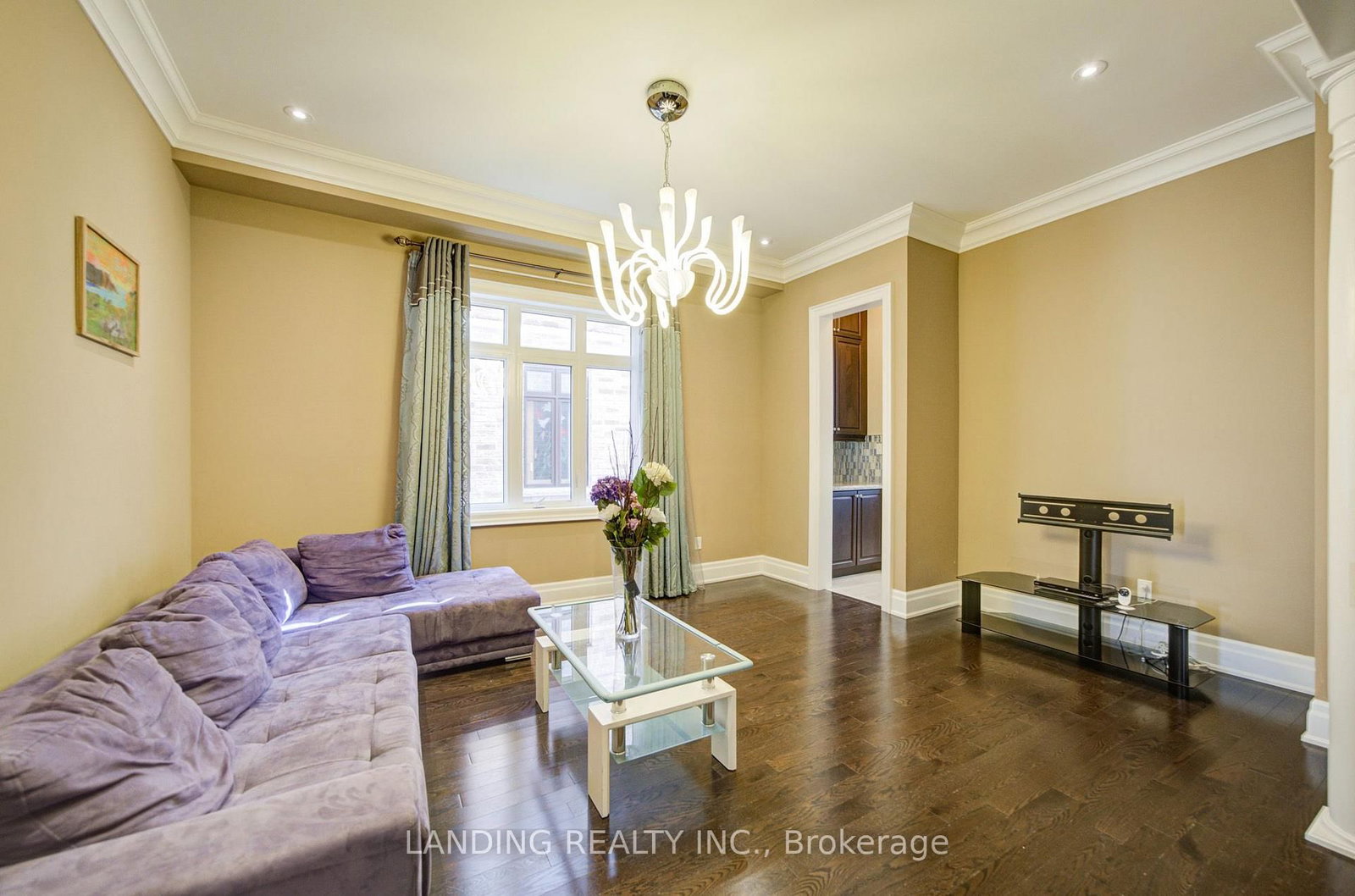 57 Strawbridge Farm Drive • Aurora, ON photo 6