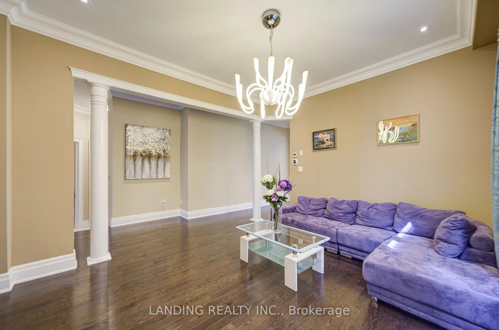 57 Strawbridge Farm Drive • Aurora, ON photo 9