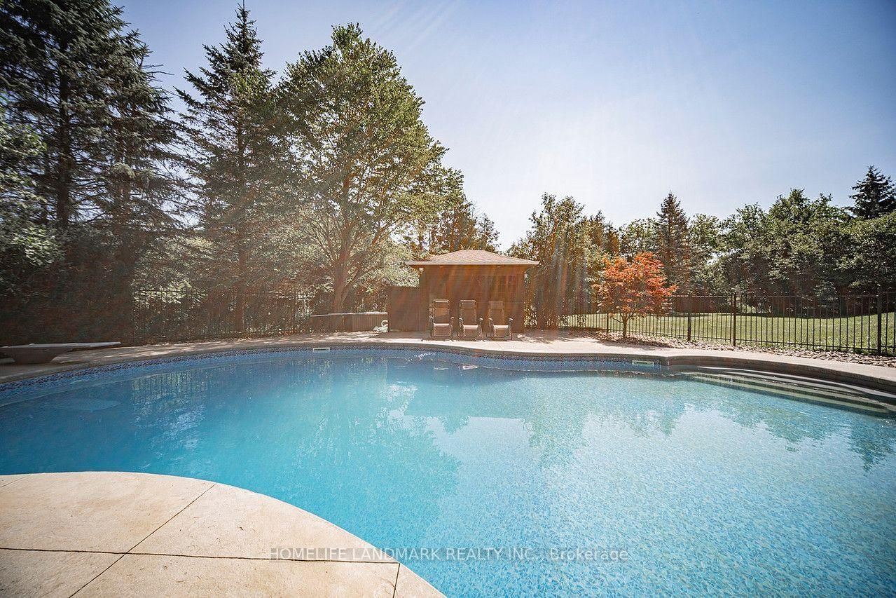 113 Offord Crescent • Aurora, ON photo 10