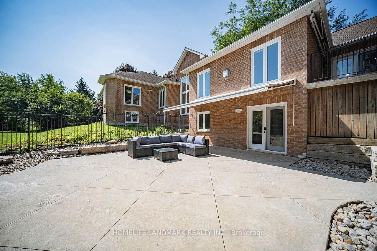 113 Offord Crescent • Aurora, ON photo 11