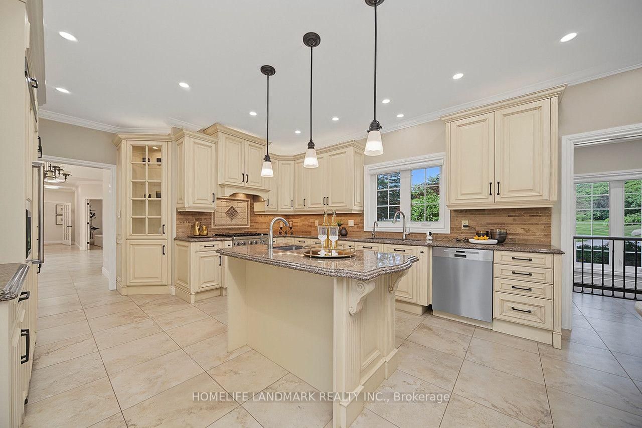 113 Offord Crescent • Aurora, ON photo 16
