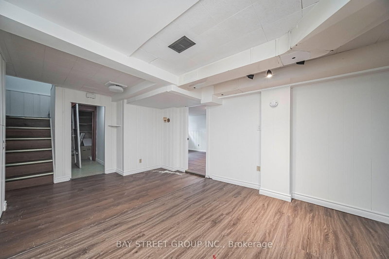 Lower - 394 Centre Street E