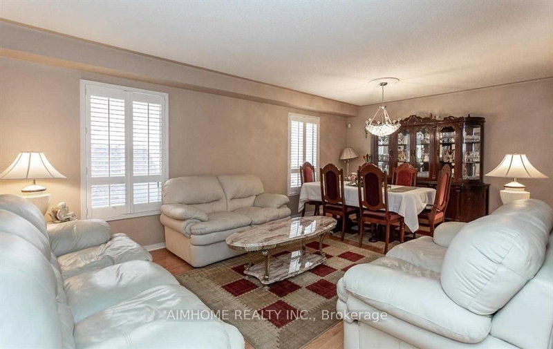34 Raymond Bartlett Ave photo 4