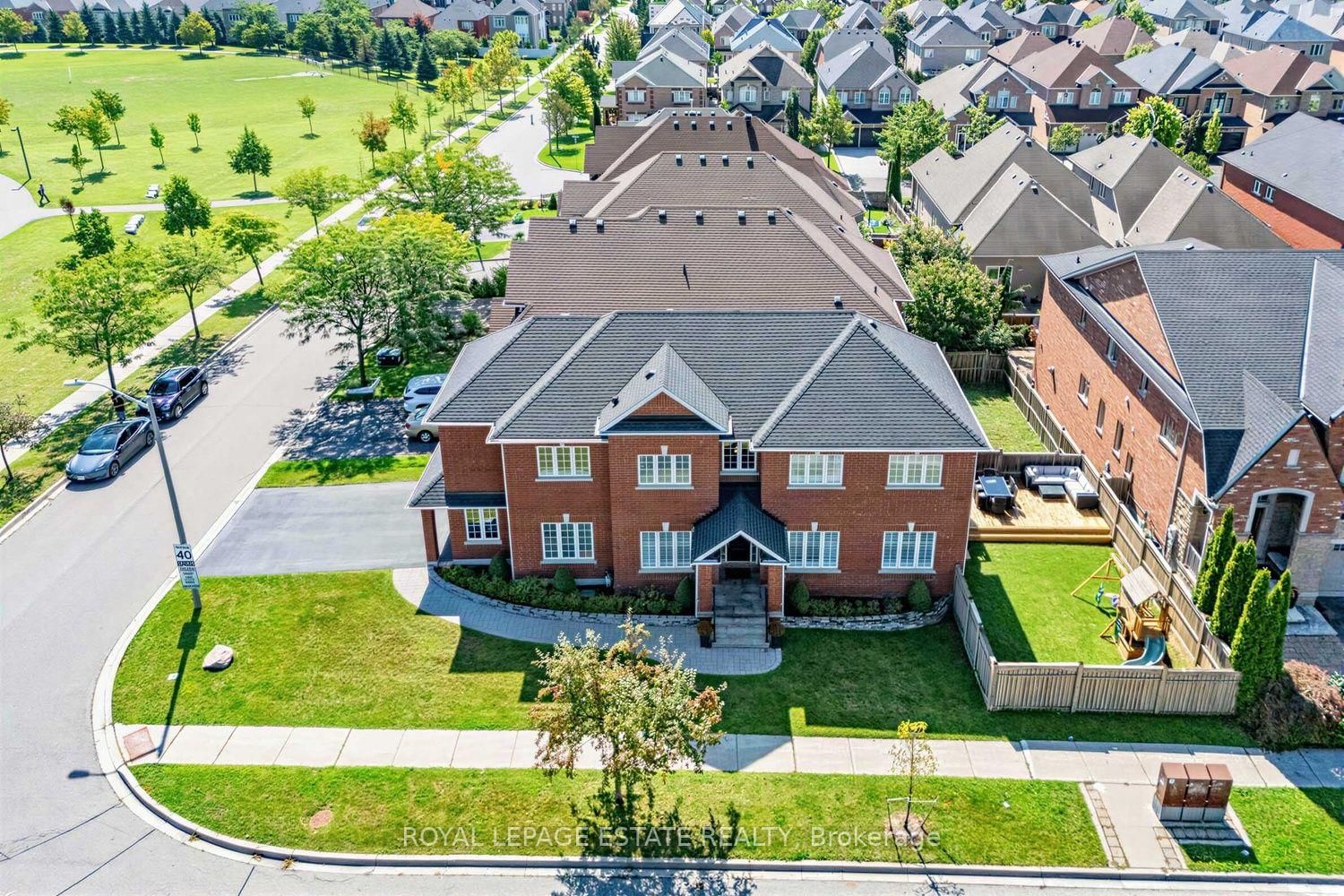 180 Jack Pine Road • Vaughan, ON photo 3