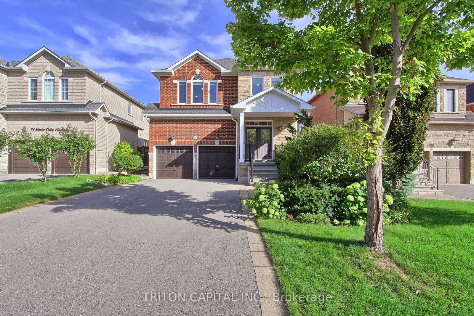 96 Timber Valley Avenue • Richmond Hill, ON photo 2