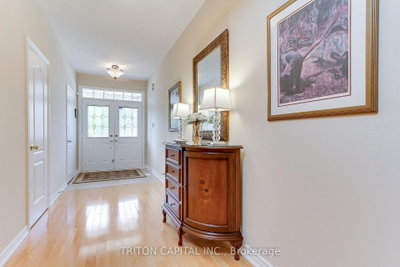 96 Timber Valley Avenue • Richmond Hill, ON photo 4