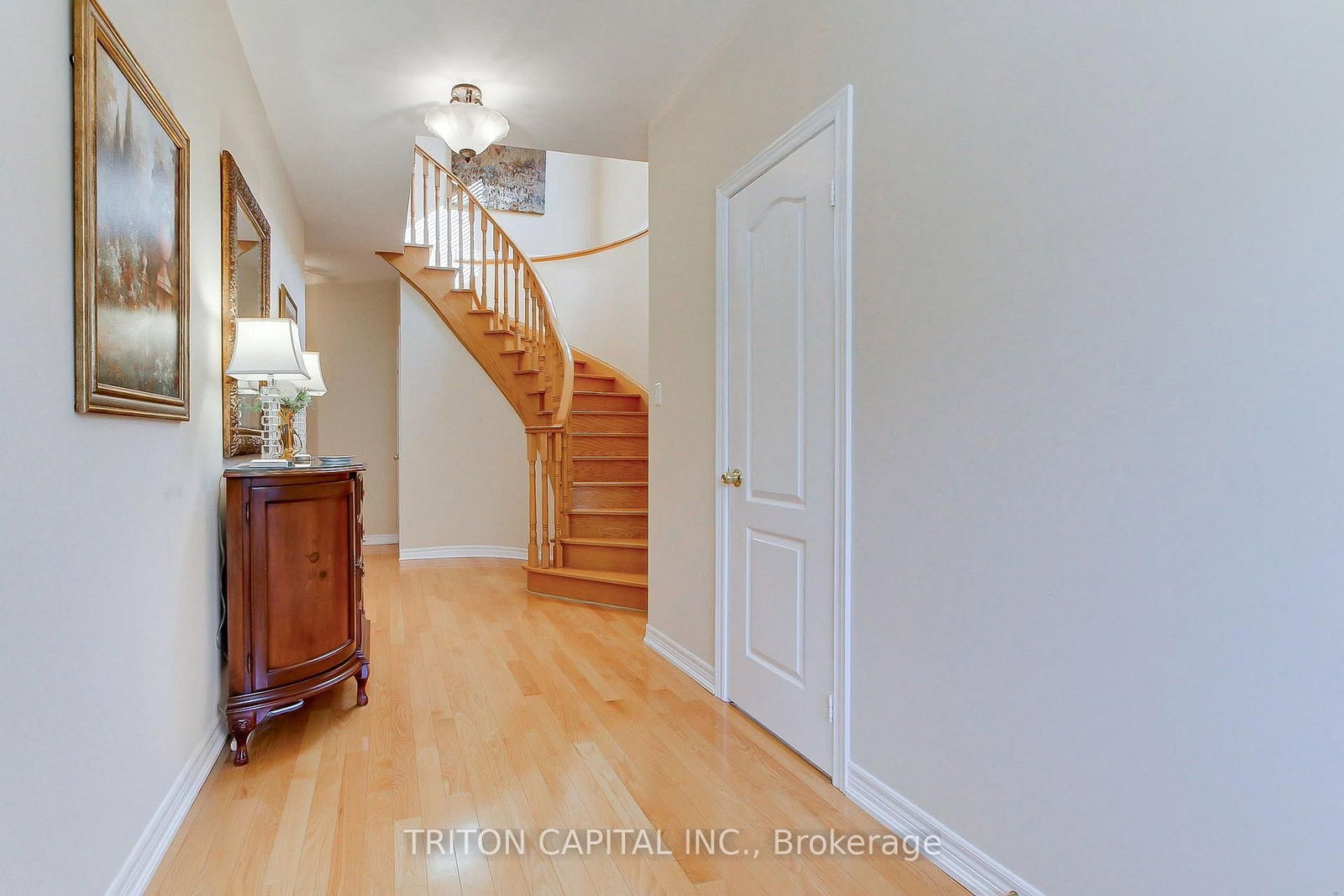 96 Timber Valley Avenue • Richmond Hill, ON photo 5