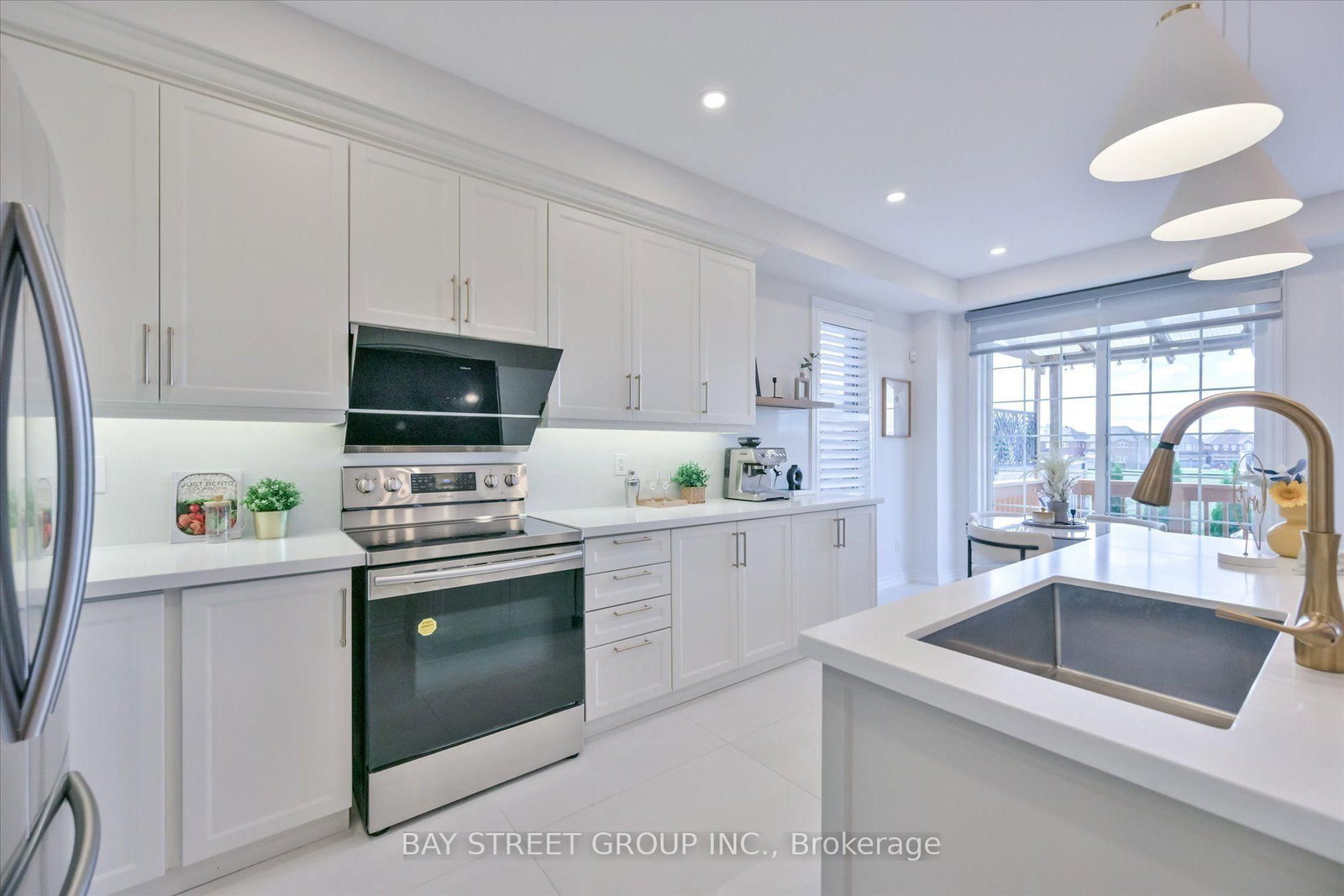 62 Roth Street • Aurora, ON photo 11