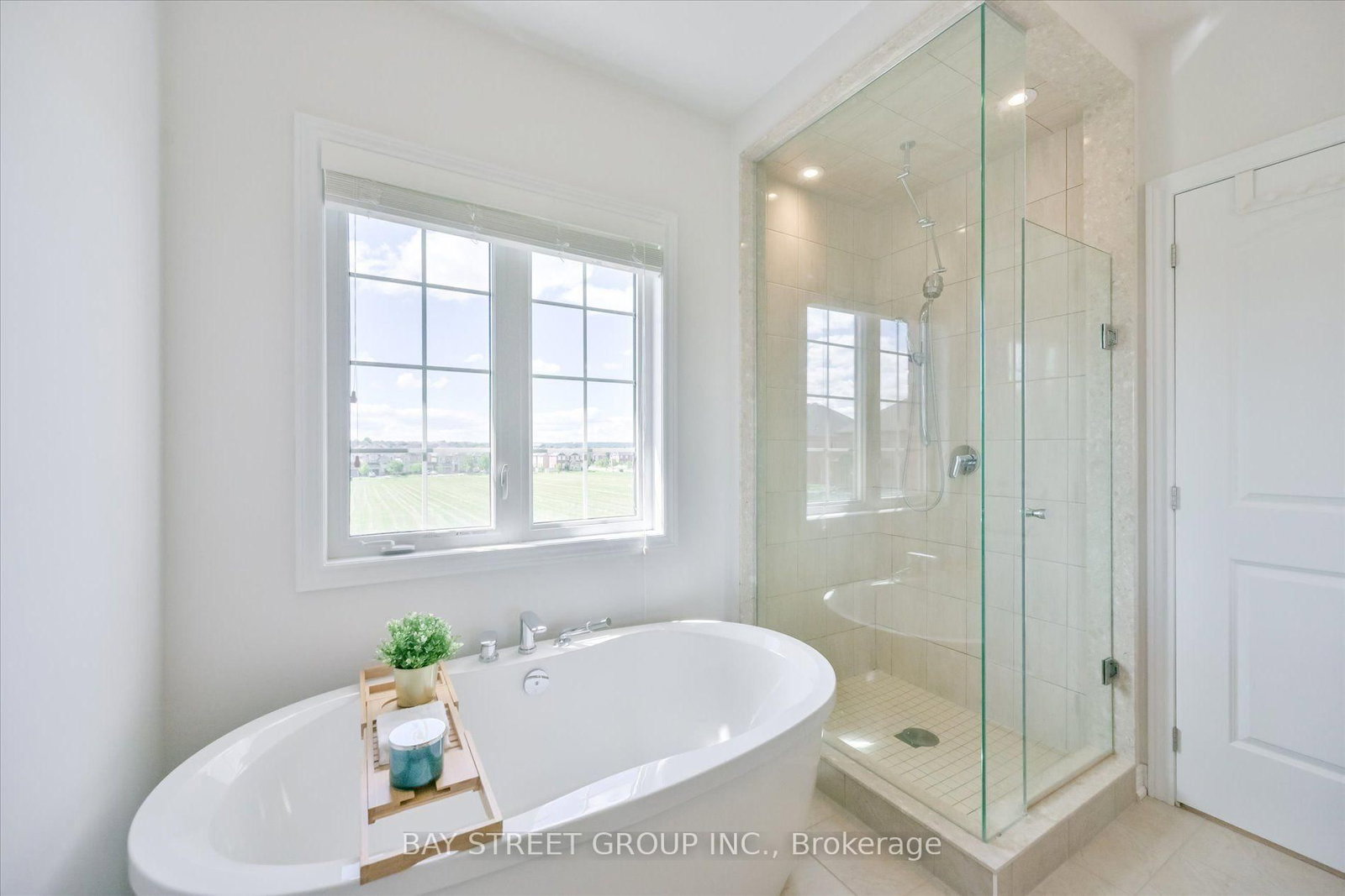 62 Roth Street • Aurora, ON photo 27