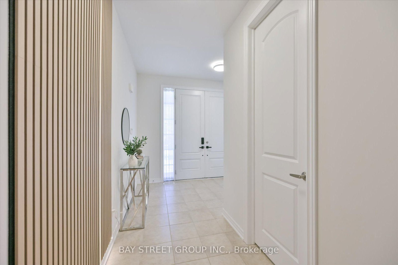 62 Roth Street • Aurora, ON photo 4