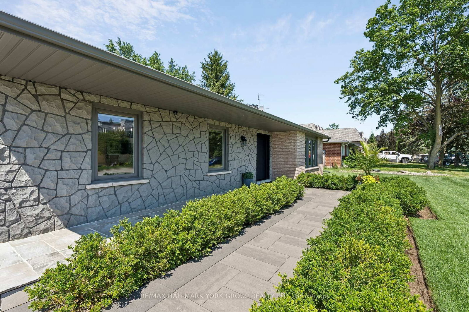 256 Banner Lane • King, ON photo 11