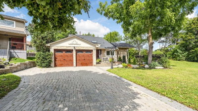 12 Saunders Lane • Markham, ON photo 2