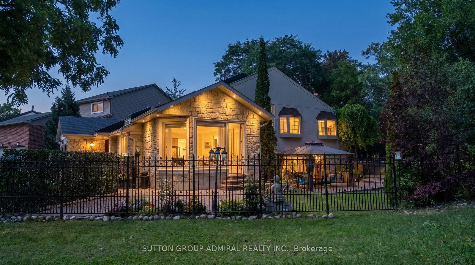 12 Saunders Lane • Markham, ON photo 4