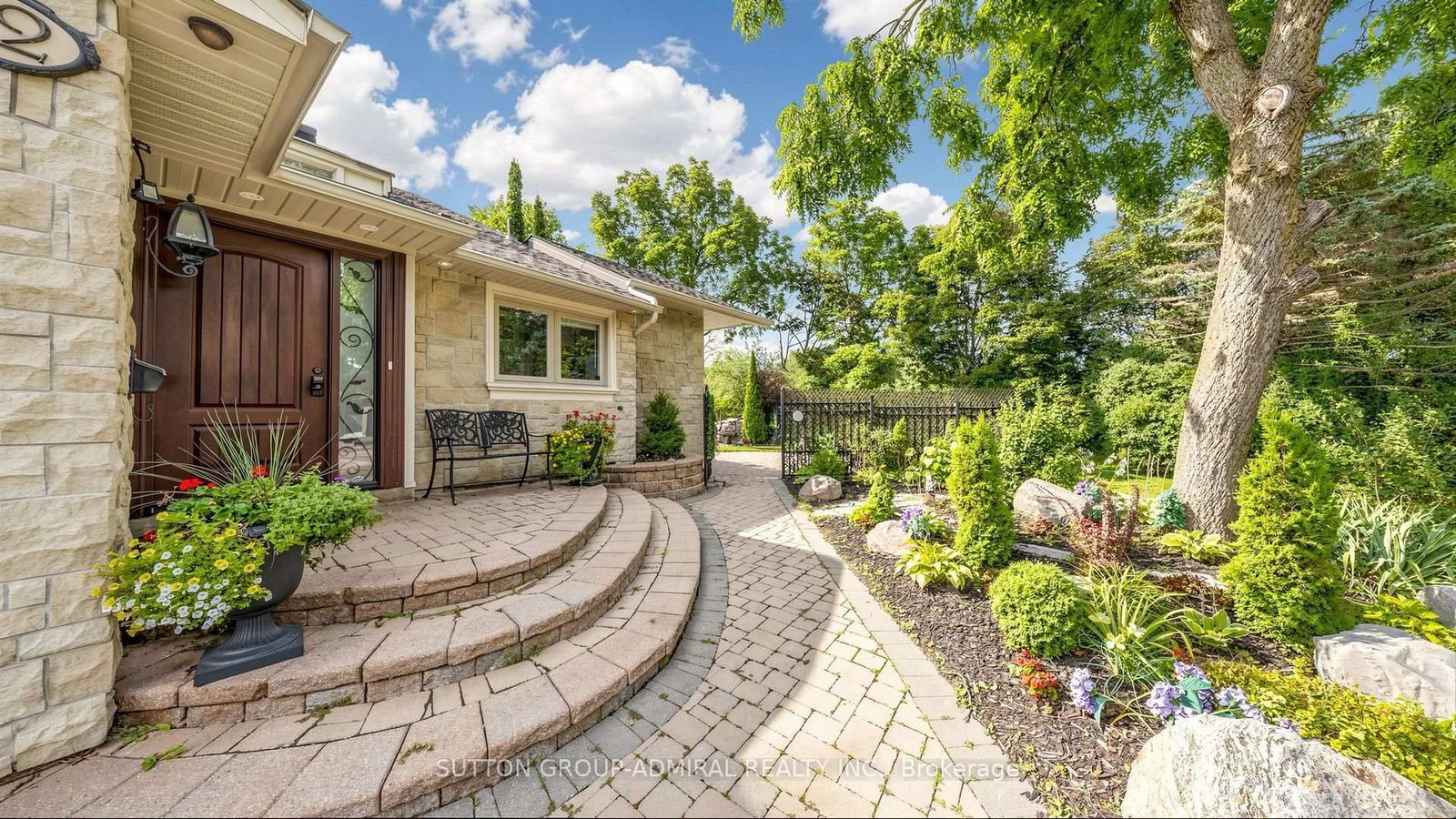 12 Saunders Lane • Markham, ON photo 5