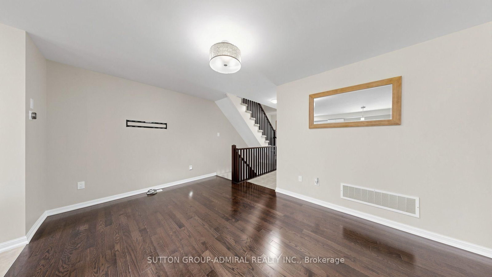46 EDWIN PEARSON Street • Aurora, ON photo 12