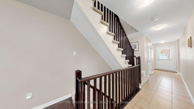46 EDWIN PEARSON Street • Aurora, ON photo 3