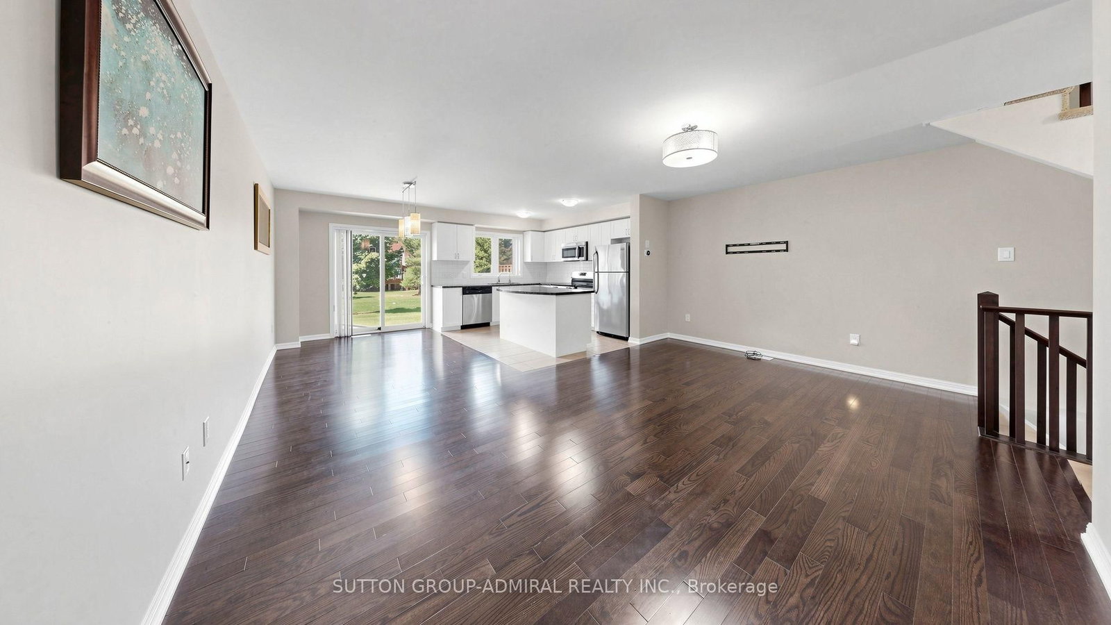 46 EDWIN PEARSON Street • Aurora, ON photo 4